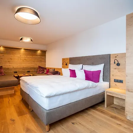 Suites Nauders Hotel