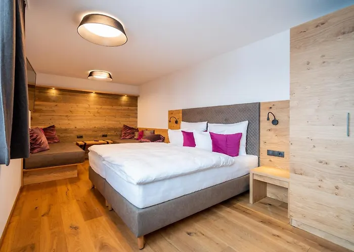 By Mein Almhof Superior ホテル