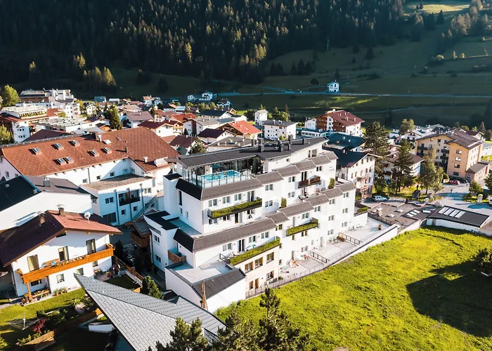 ホテル By Mein Almhof Superior 4*