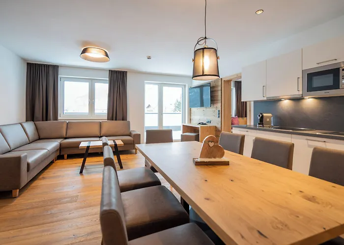 ホテル By Mein Almhof Superior 4*