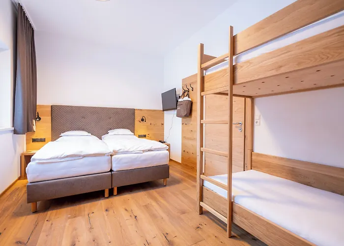 By Mein Almhof Superior ナウダース