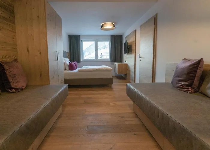 By Mein Almhof Superior ホテル