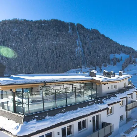 Suites Nauders Hotel 4*