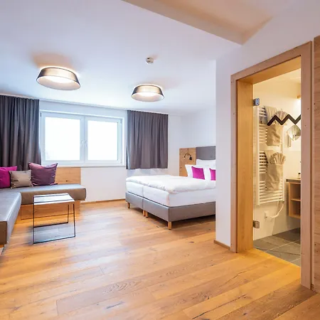 ホテル By Mein Almhof Superior ナウダース