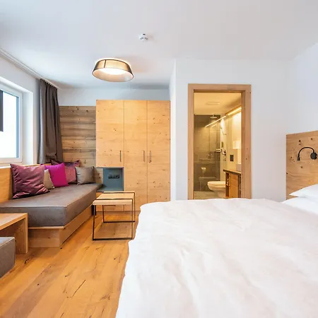 ホテル By Mein Almhof Superior 4*