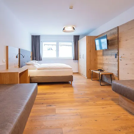 By Mein Almhof Superior ホテル