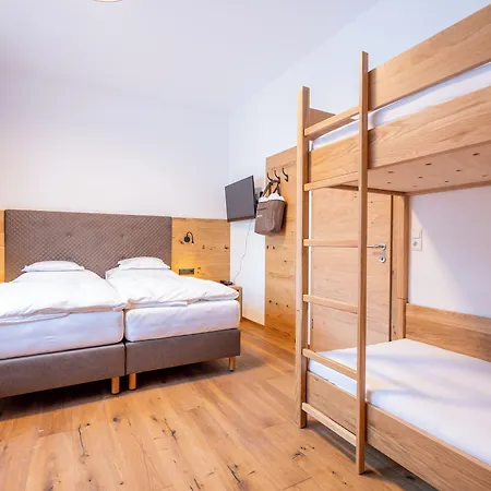 By Mein Almhof Superior ナウダース