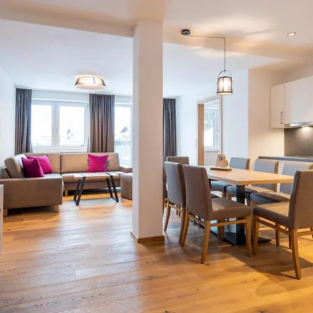 By Mein Almhof Superior ナウダース