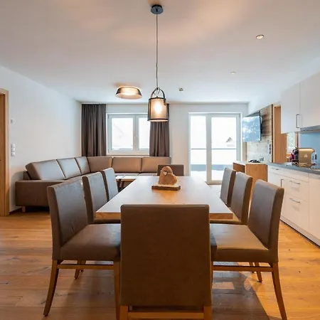 ホテル By Mein Almhof Superior 4*